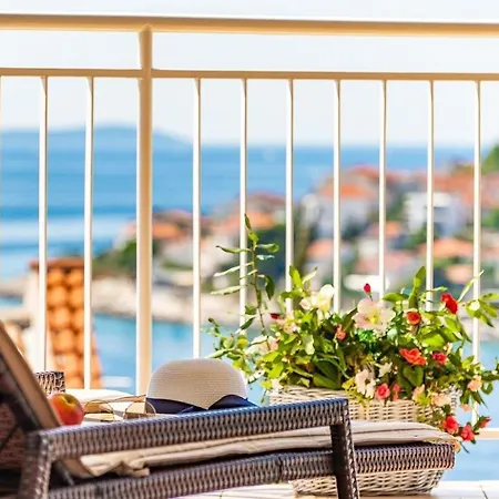 Πανσιόν Nealeona 3*